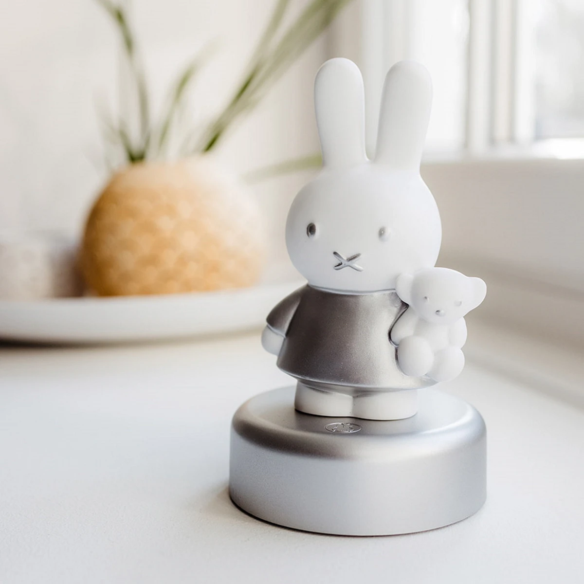 Bambolino Toys Nijntje 3D Zilver Nachtlampje 33197 4 Bambolino Toys Nijntje 3D Zilver Nachtlampje 33197 - Afbeelding 4