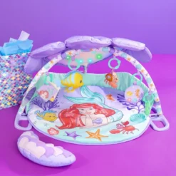 Bright Starts Disney Baby Kleine Zeemeermin Twinkle Trove Activity Gym Speelkleed K12534 -Dolu Verkoopwinkel Bright Starts Speelkleed 5