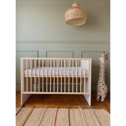 Babykamer Milly: Ledikant & Commode 29 Babykamer Milly: Ledikant & Commode -Dolu Verkoopwinkel babykamermillyledikantcommodesfeer1 2