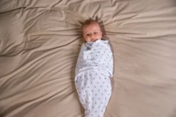 Bo Jungle B-Wrap Grey Feathers Small Wikkeldeken B172300 -Dolu Verkoopwinkel bo jungle b wrap grey feathers small wikkeldeken b172300 3