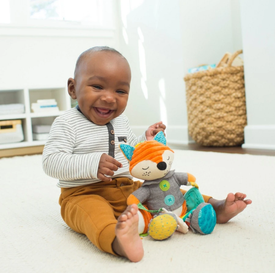 Infantino Go Gaga Playtime Pal Vos Buggyspeeltje BK-216311 3 Infantino Go Gaga Playtime Pal Vos Buggyspeeltje BK-216311 - Afbeelding 3