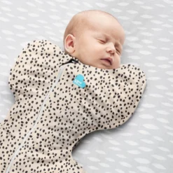 Love To Dream Swaddle Up 1.0 Animal Beige Medium 6-8.5 Kg Inbakerslaapzak L1001252BGEM -Dolu Verkoopwinkel love to dream swaddle up 1.0 animal beige 3 1