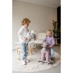 Tryco Milo Grijs Stokpaard Met Geluid TR-120112 -Dolu Verkoopwinkel tryco milo stokpaard met geluid tr sfeer5